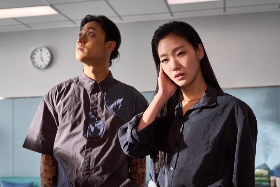 Lee Do-hyun y Kim Go-eun en Exhuma